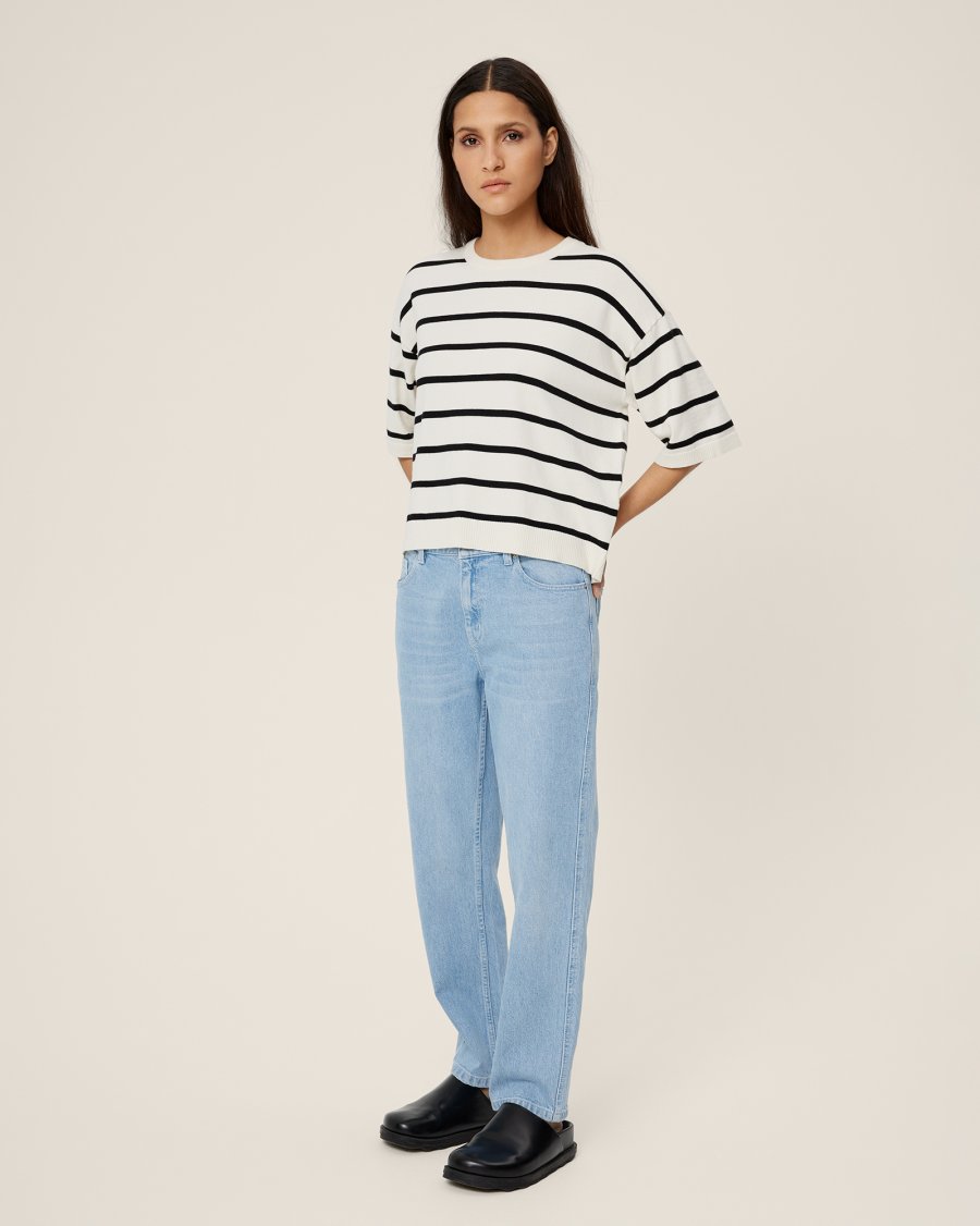 Kiea Ada Slim 
Cropped Jeans